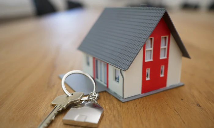 Buyer and land specialist reviewing a parcel agreement